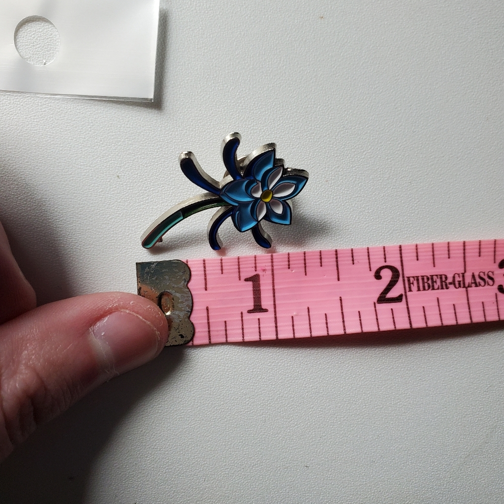 NWT Blue flower pin - Picture 4 of 4